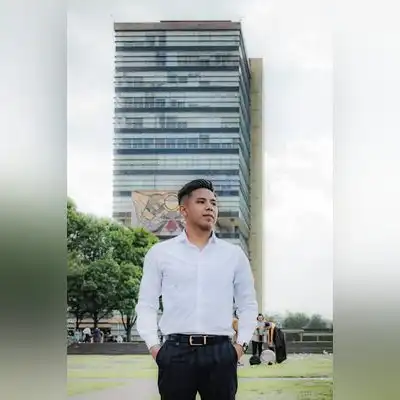 庞薇欣